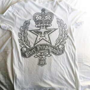 Obey clothing V-Neck star crown graphic t-shirt size Small. Thin and comfortable